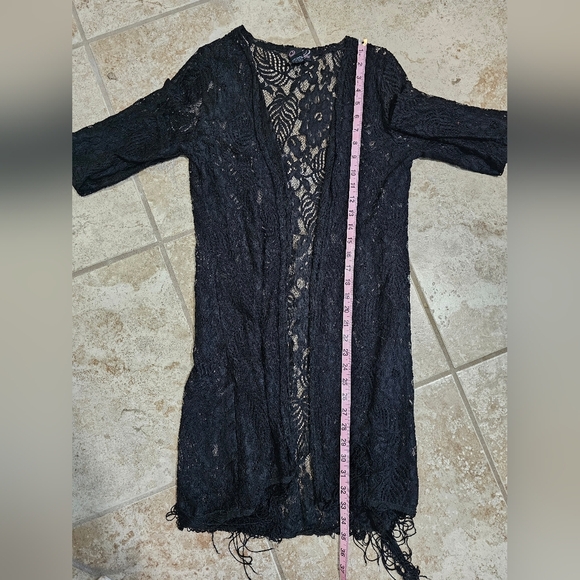 Questions Women’s Large Black Lace Fringe Open Front Cardigan Boho Festival - Picture 6 of 6